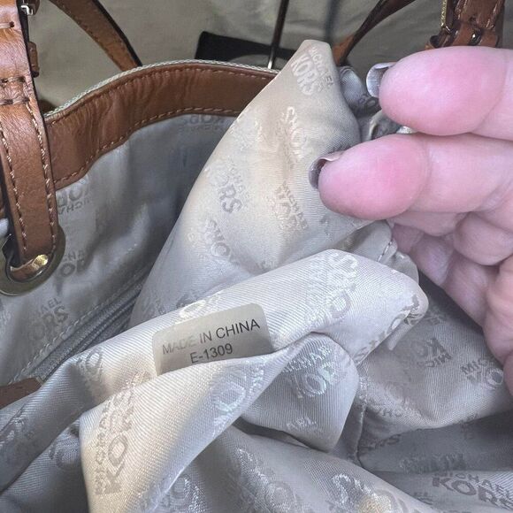 Michael Kors Jet Set Jacquard Signature Tote with Tan Leather Trim - Picture 9 of 9